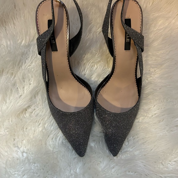 Elegant Gray Glitter Slingback Heels - Picture 4 of 6